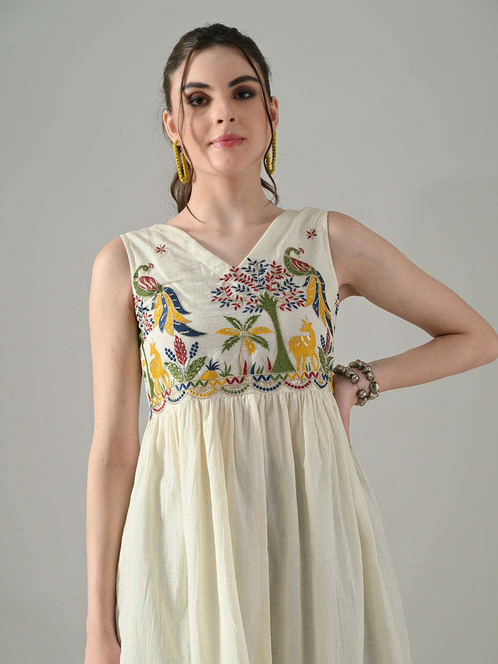 Myshka Women Off White Multicolor Thread Embroidered Sleeveless Long Kurta | Grocsy