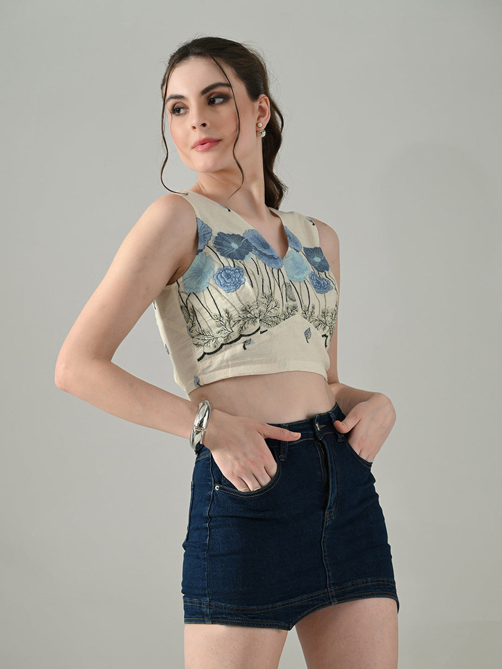 Myshka Women Off White Multicolor Thread Embroidered Saree Blouse | Grocsy