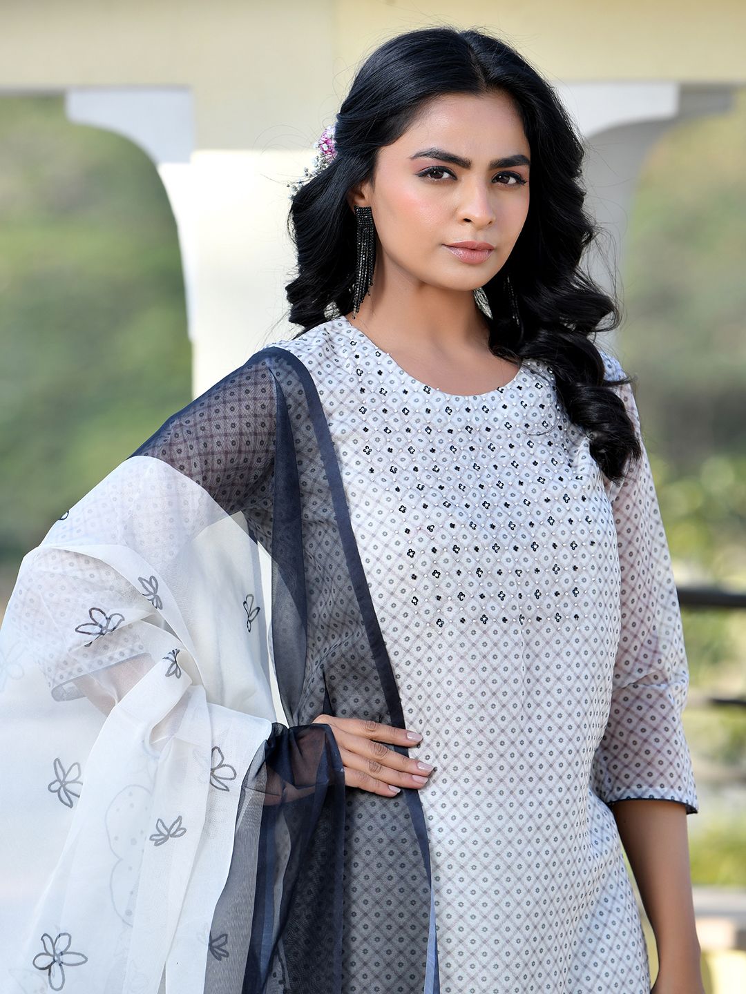 Vaasva Women's Grey Monotone Organza Digital Printed Suit Set | Grocsy