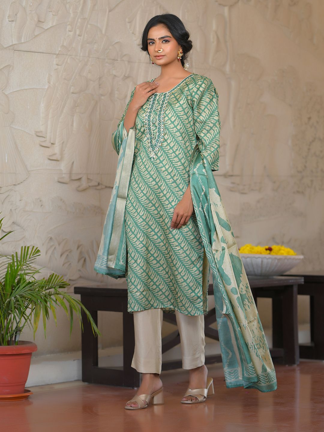 Vaasva Women's Dark Green Green Silk Digital Printed Suit Set | Grocsy