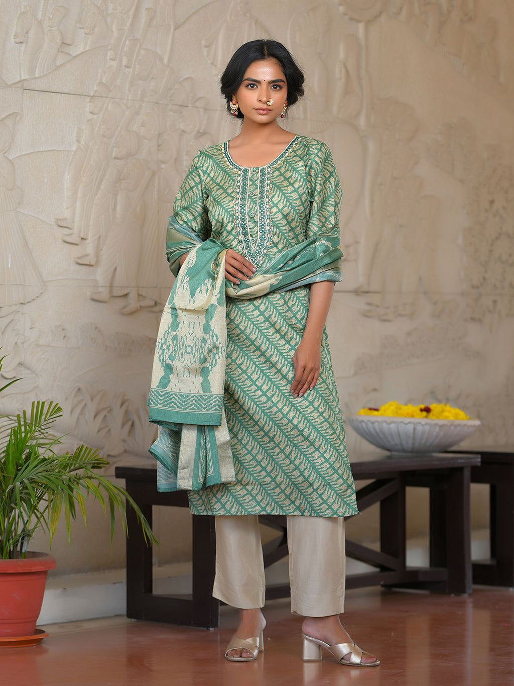Vaasva Women's Dark Green Green Silk Digital Printed Suit Set | Grocsy