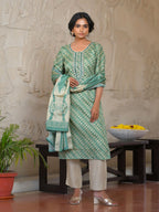 Vaasva Women's Dark Green Green Silk Digital Printed Suit Set | Grocsy