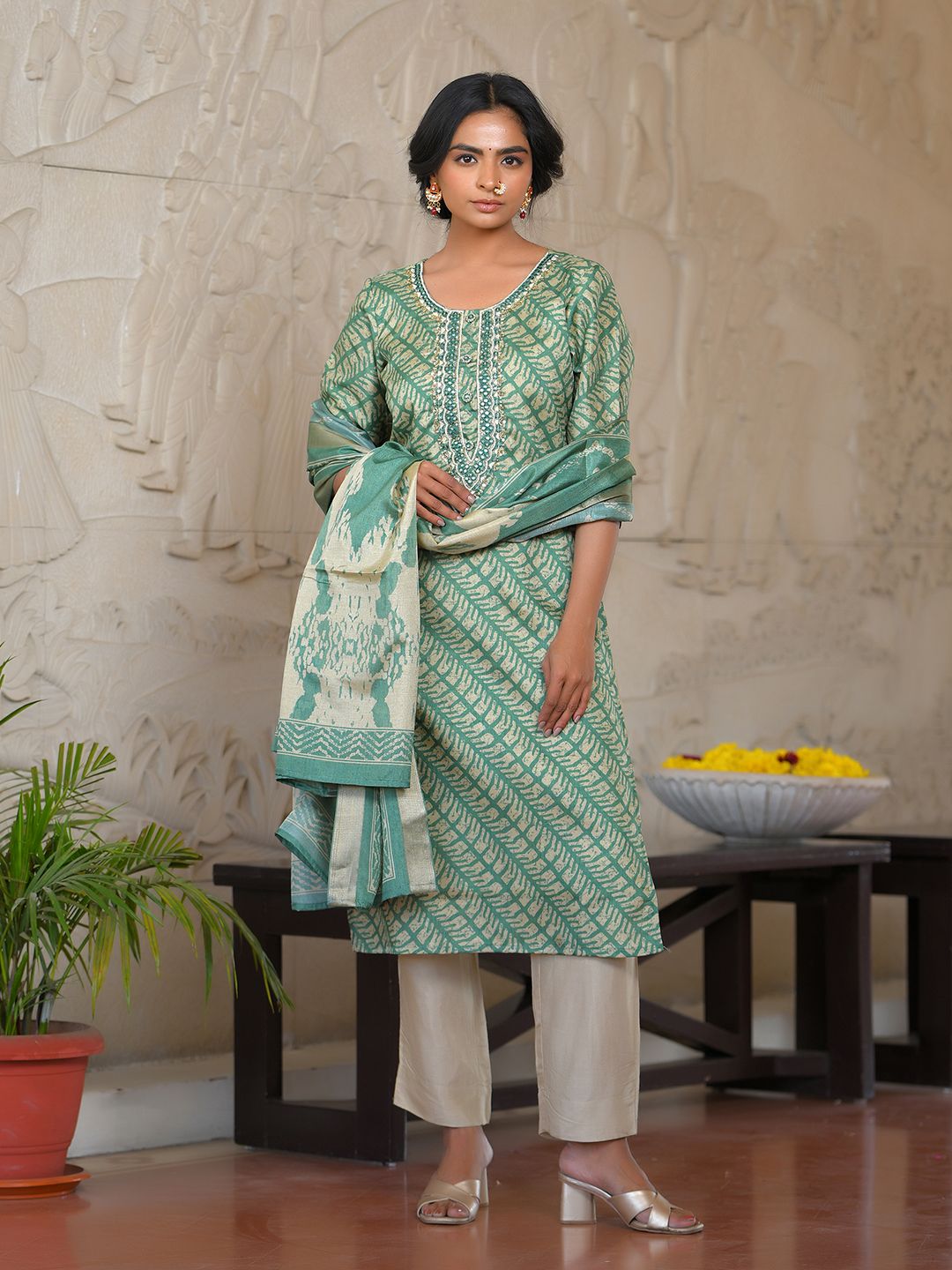 Vaasva Women's Dark Green Green Silk Digital Printed Suit Set | Grocsy