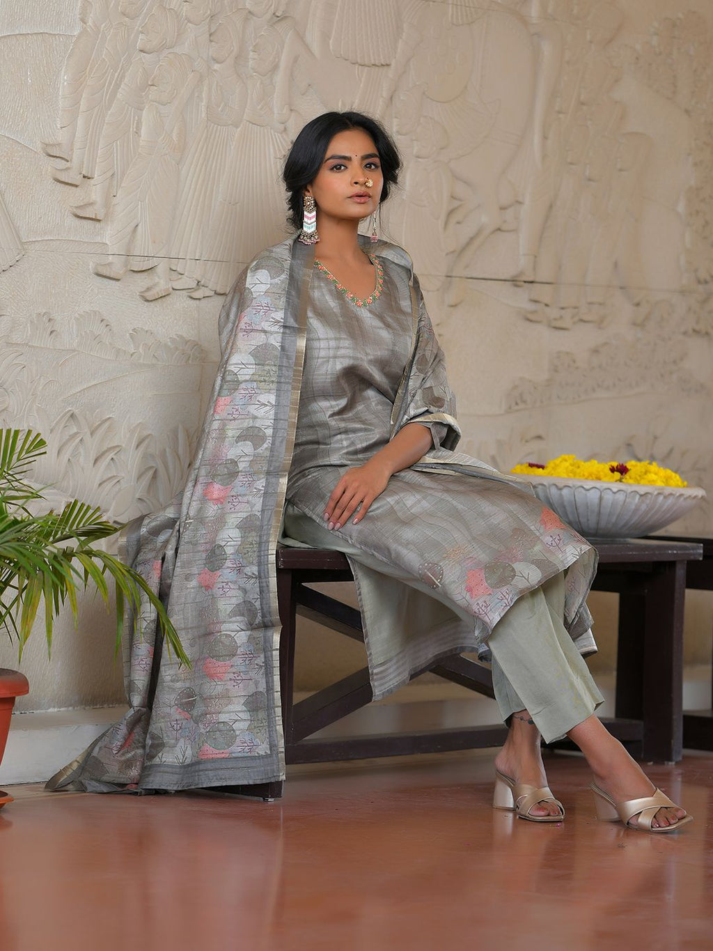 Vaasva Women's Charcoal Grey Silk Digital Printed Suit Set | Grocsy