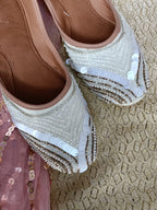 Desi Colour Women Indian Ethnic Footwear-Off White V Pearl | Grocsy