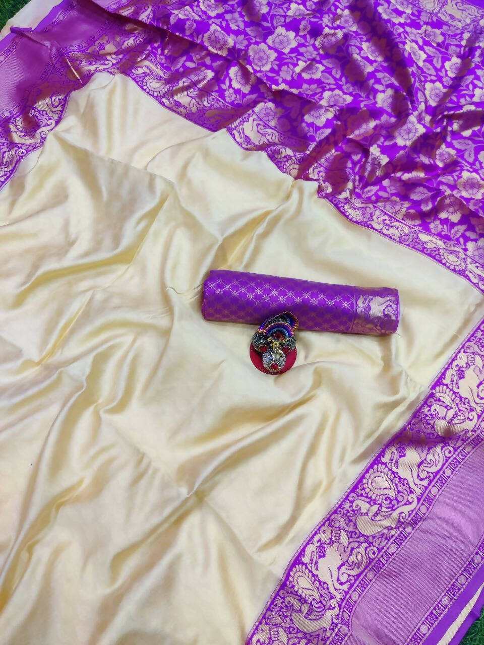 DEIANA'S Beautiful Designer Golden zari Soft Lichi Silk Saree - Cream | Grocsy