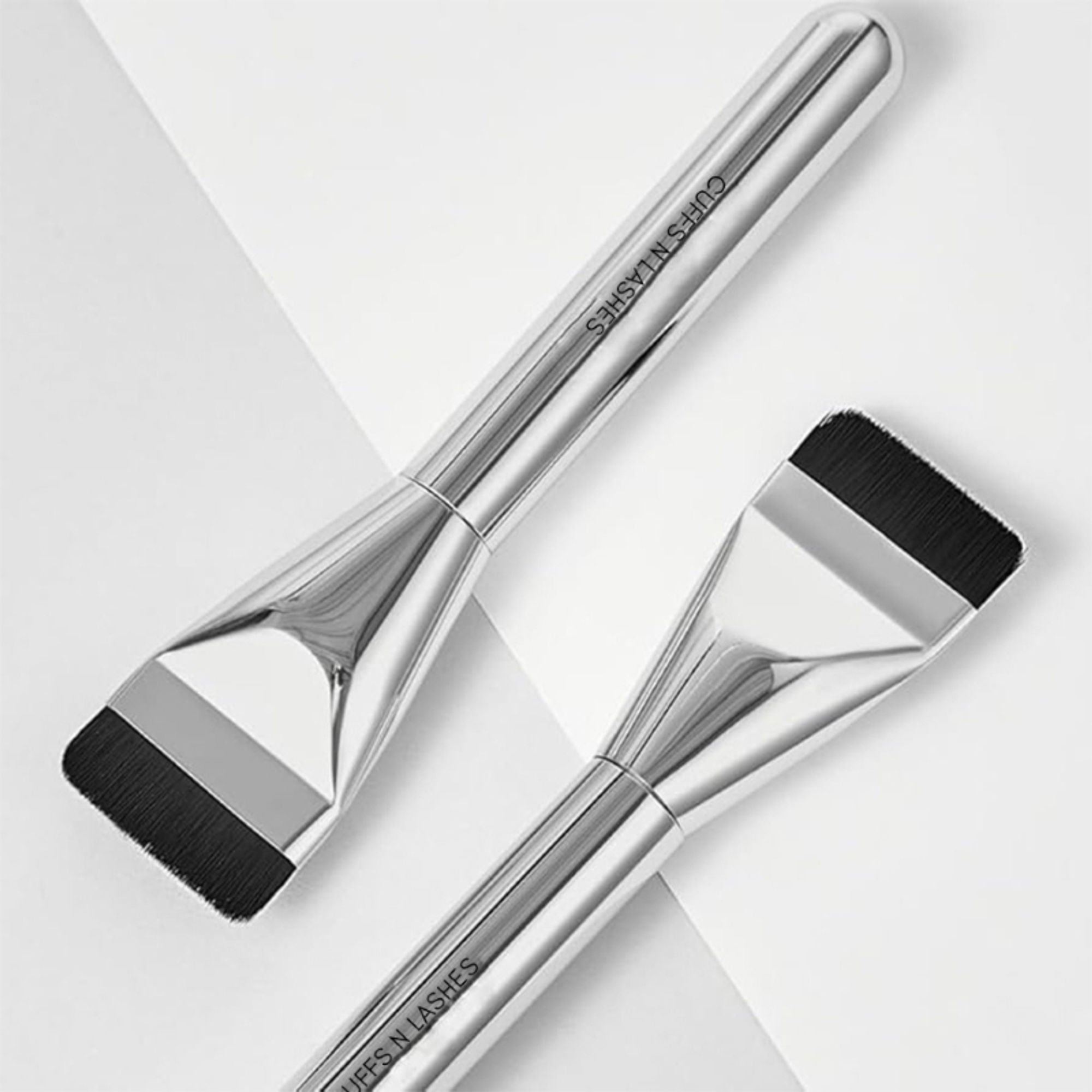 CUFFS N LASHES Spatula Makeup Brush | Grocsy