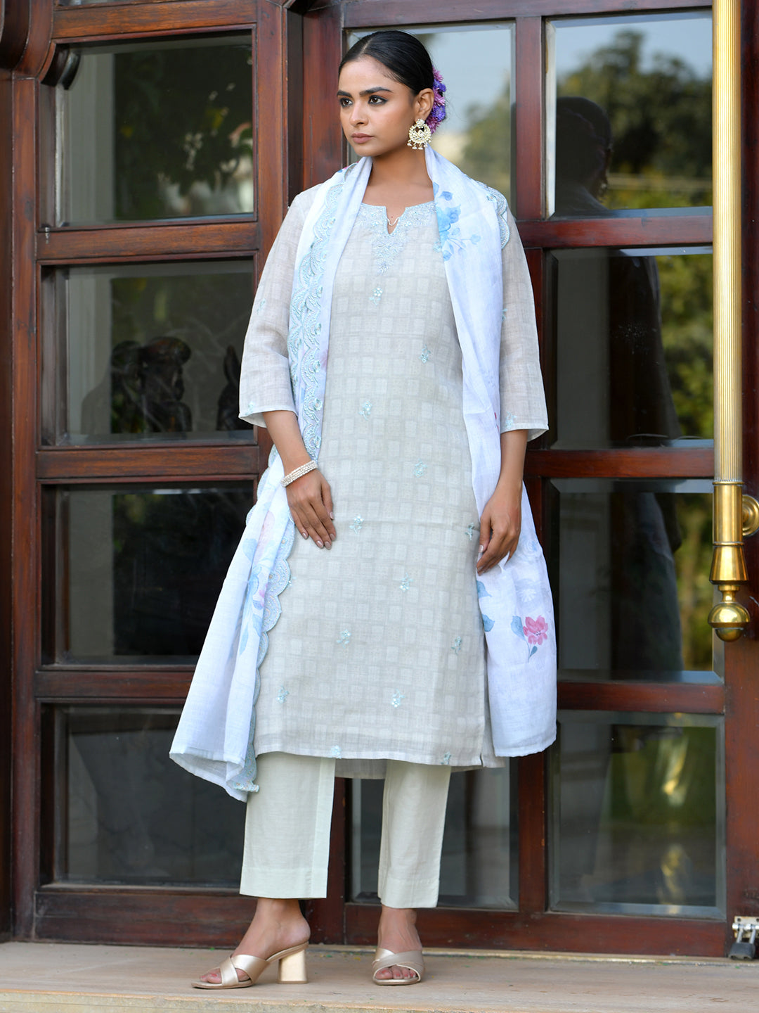 Vaasva Women's Grey Blue Linen Suit Set With Cutwork Dupatta | Grocsy