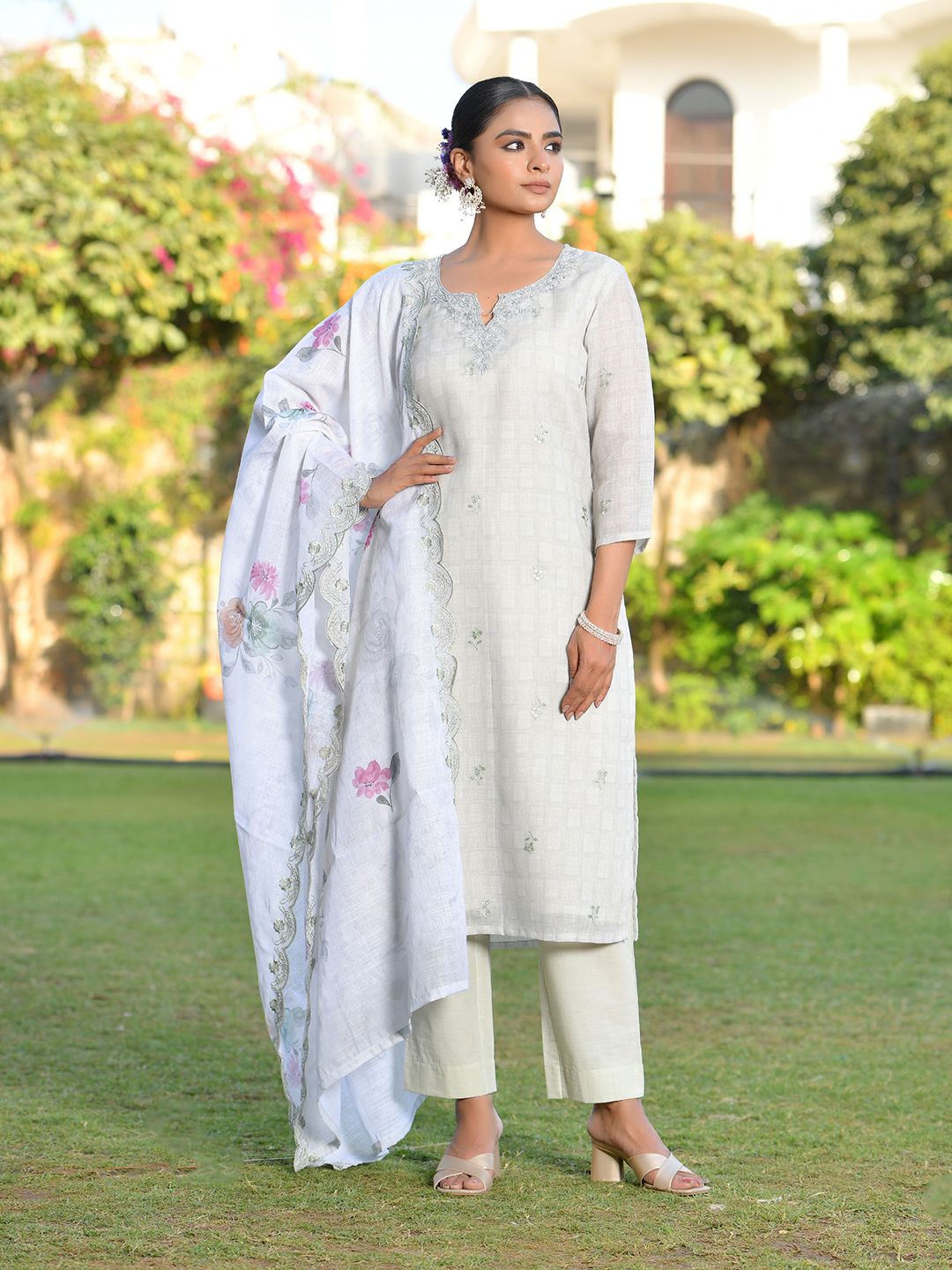 Vaasva Women's Grey Green Linen Suit Set With Cutwork Dupatta | Grocsy