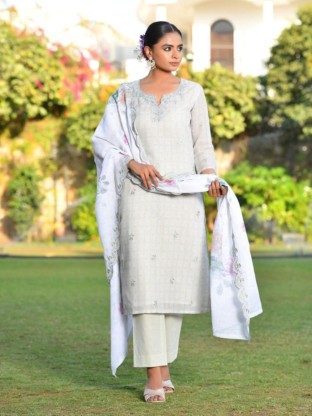 Vaasva Women's Grey Green Linen Suit Set With Cutwork Dupatta | Grocsy