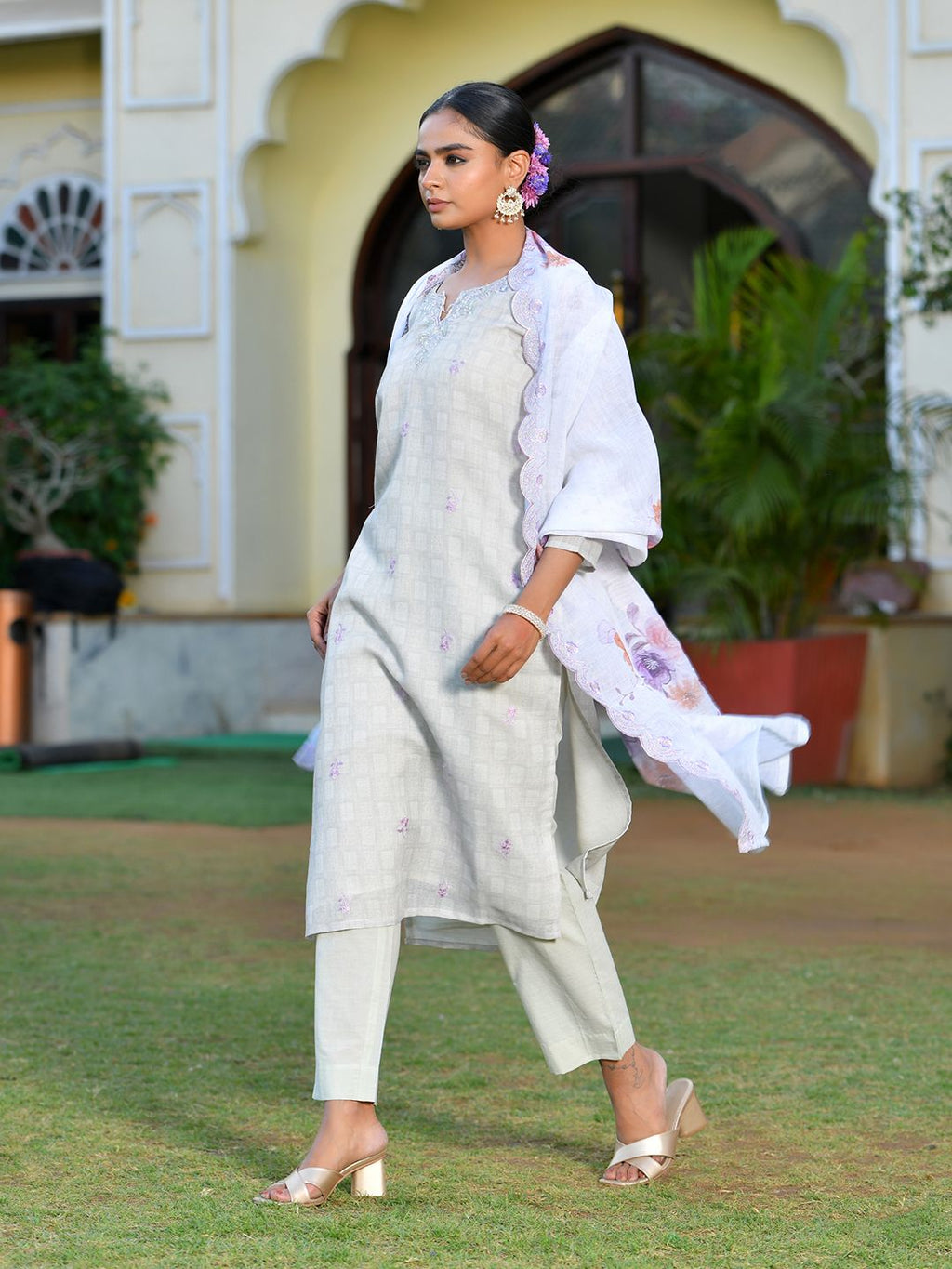Vaasva Women's Grey Purple Linen Suit Set With Cutwork Dupatta | Grocsy
