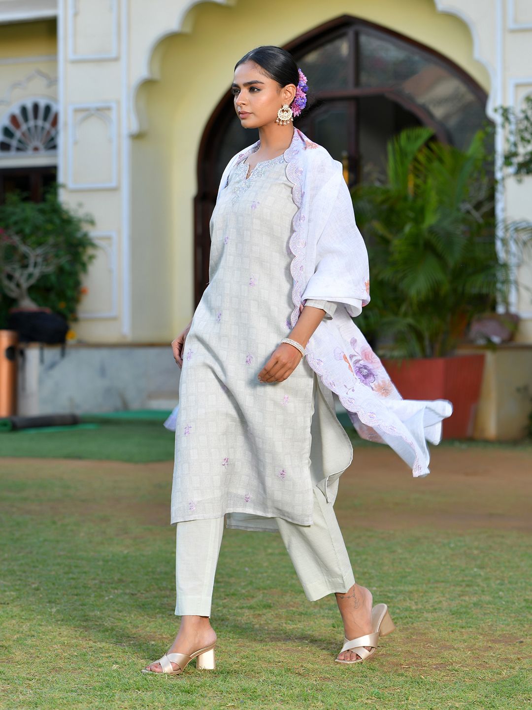 Vaasva Women's Grey Purple Linen Suit Set With Cutwork Dupatta | Grocsy