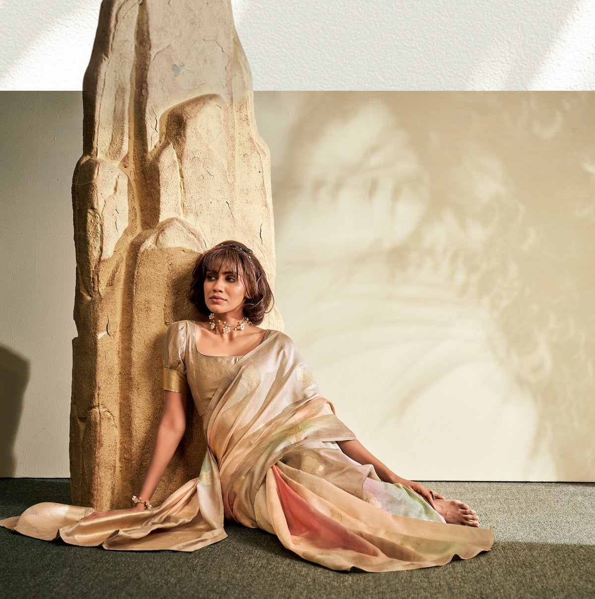 Anaita Cream Printed Handloom Khadi Silk Silk Saree With Blouse | Grocsy