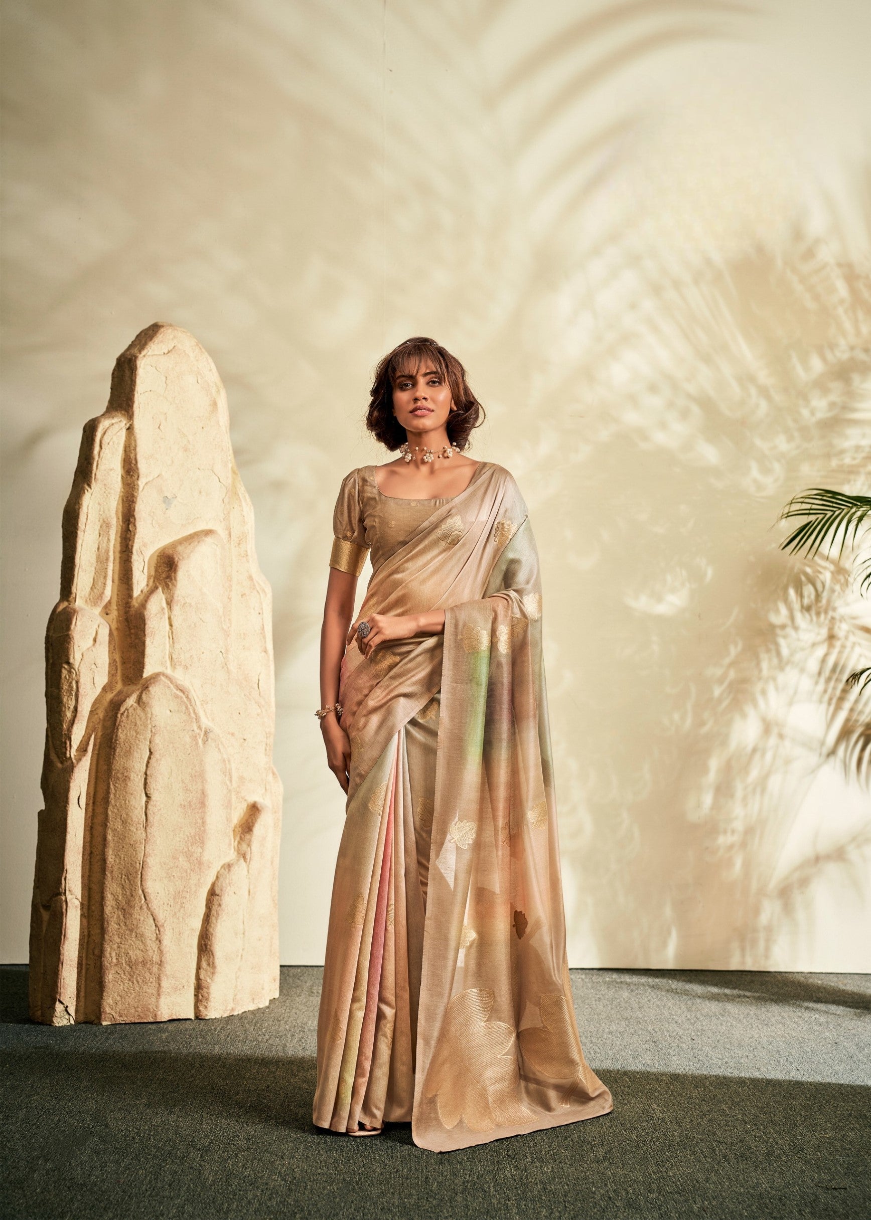 Anaita Cream Printed Handloom Khadi Silk Silk Saree With Blouse | Grocsy