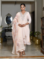 Vaasva Women's Peach Linen Suit Set With Printed Dupatta | Grocsy