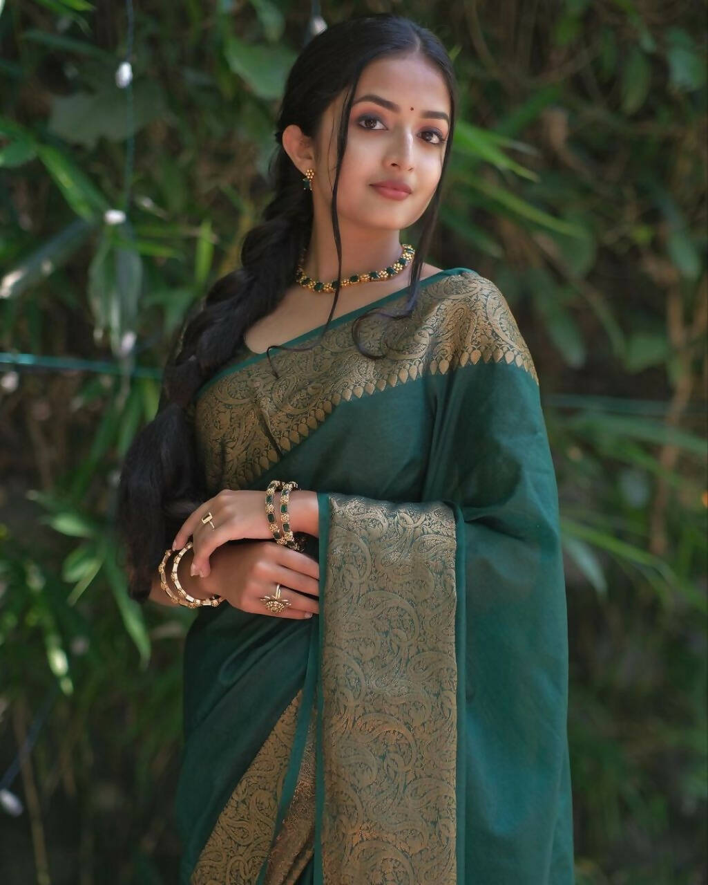 DEIANA'S Beautiful Designer Golden zari Soft Lichi Silk Saree - B Green | Grocsy