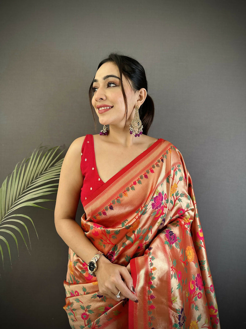 Joban Fashion Peach Intricate Floral & Foliate Motifs Soft Silk Paithani Saree | Grocsy