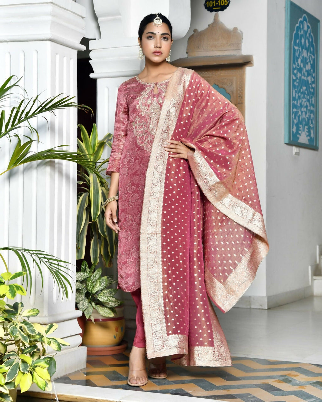 Vaasva Women's Digital Printed Tissue Suit Set With Solid Pant & Brocade Dupatta | Grocsy