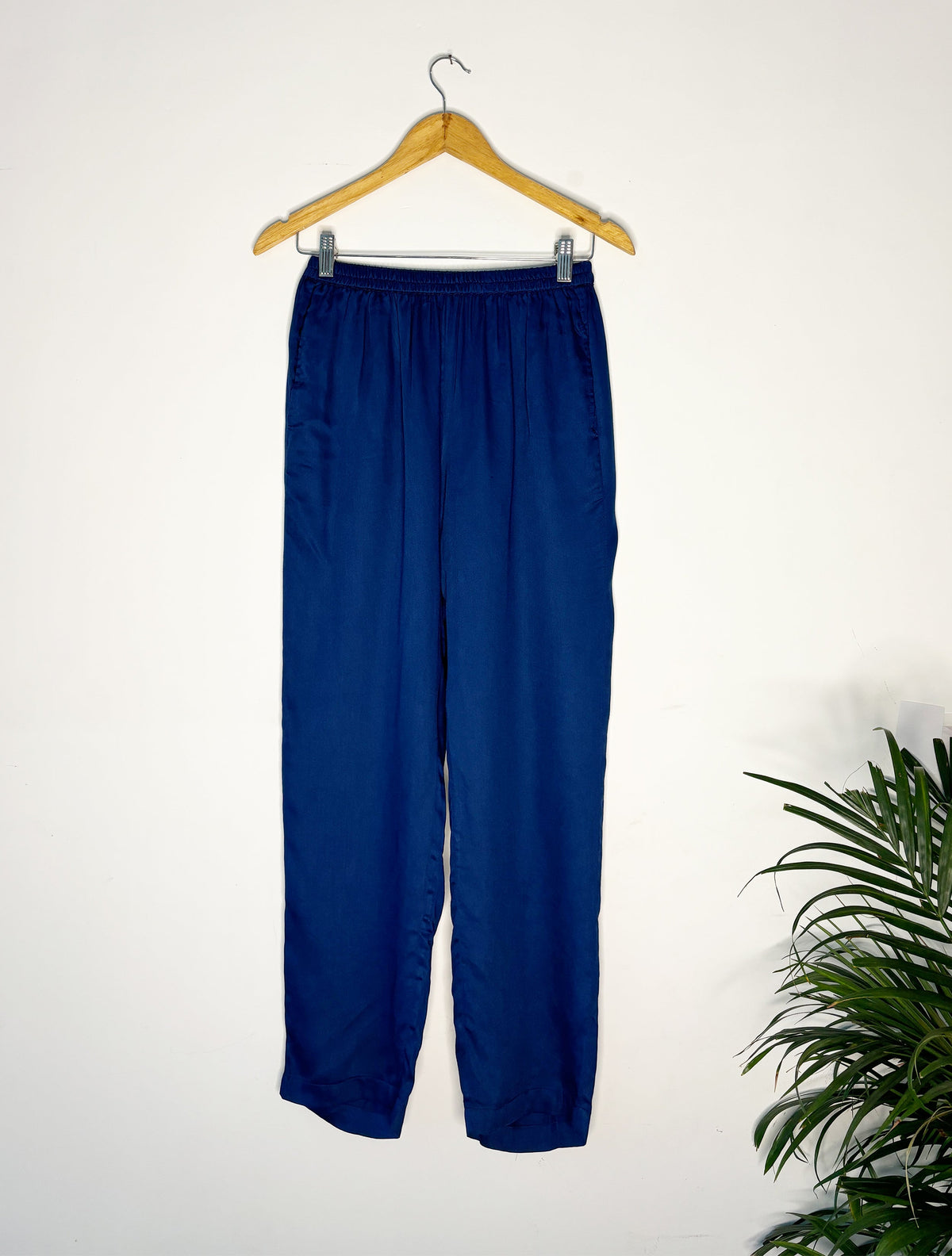 trueBrowns Blue Silk Bottom | Grocsy