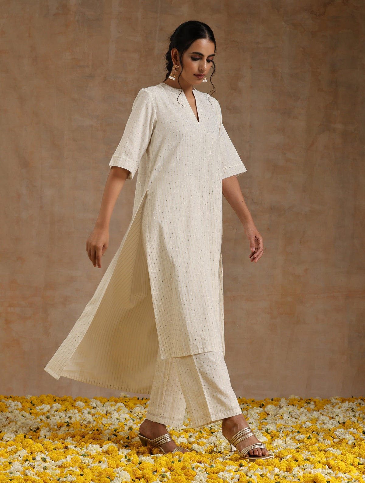 trueBrowns Ivory Gold Cotton Relaxed High-Low Kurta Set | Grocsy