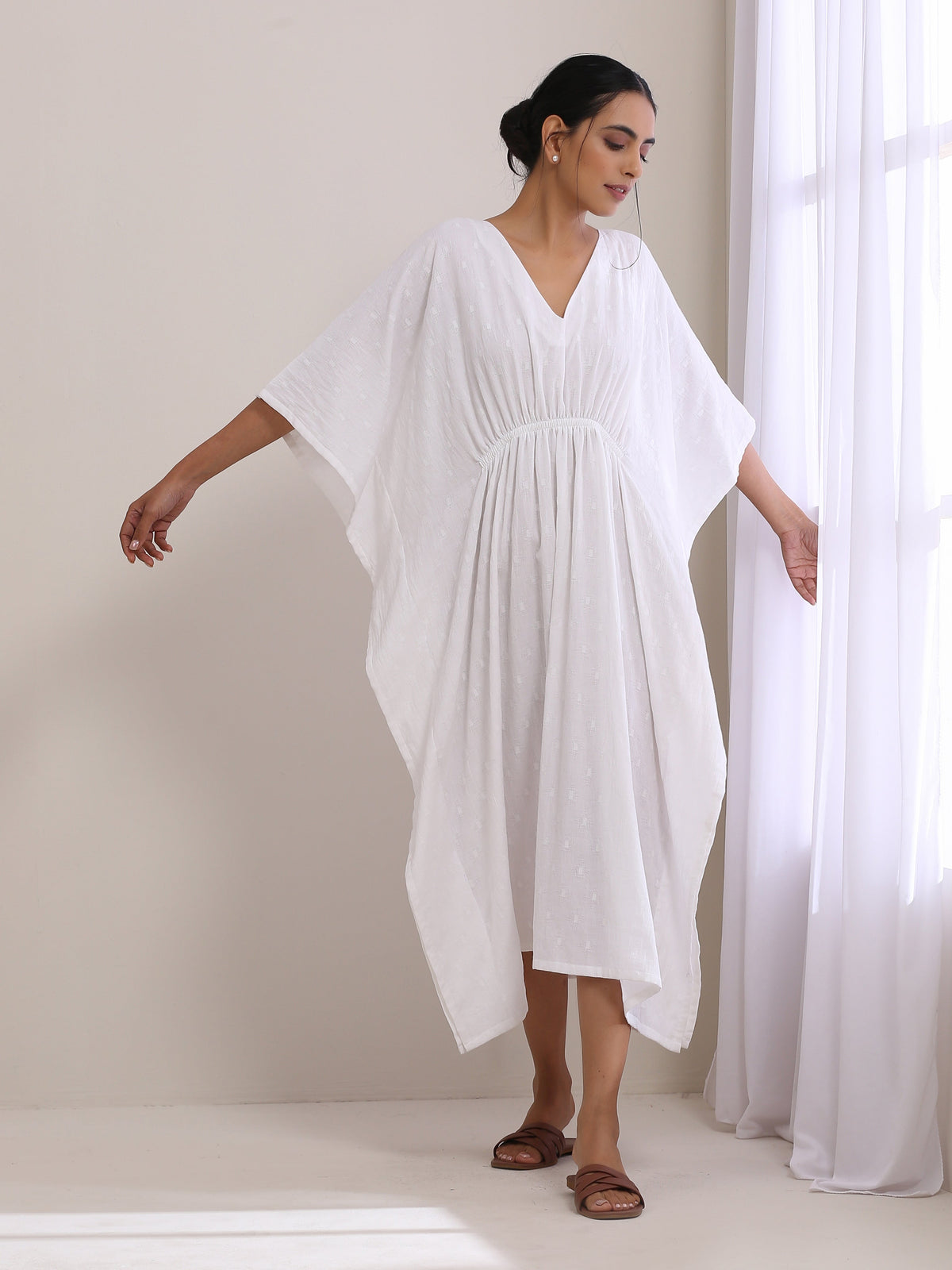 trueBrowns White Dobby Kaftan Dress | Relove | Grocsy