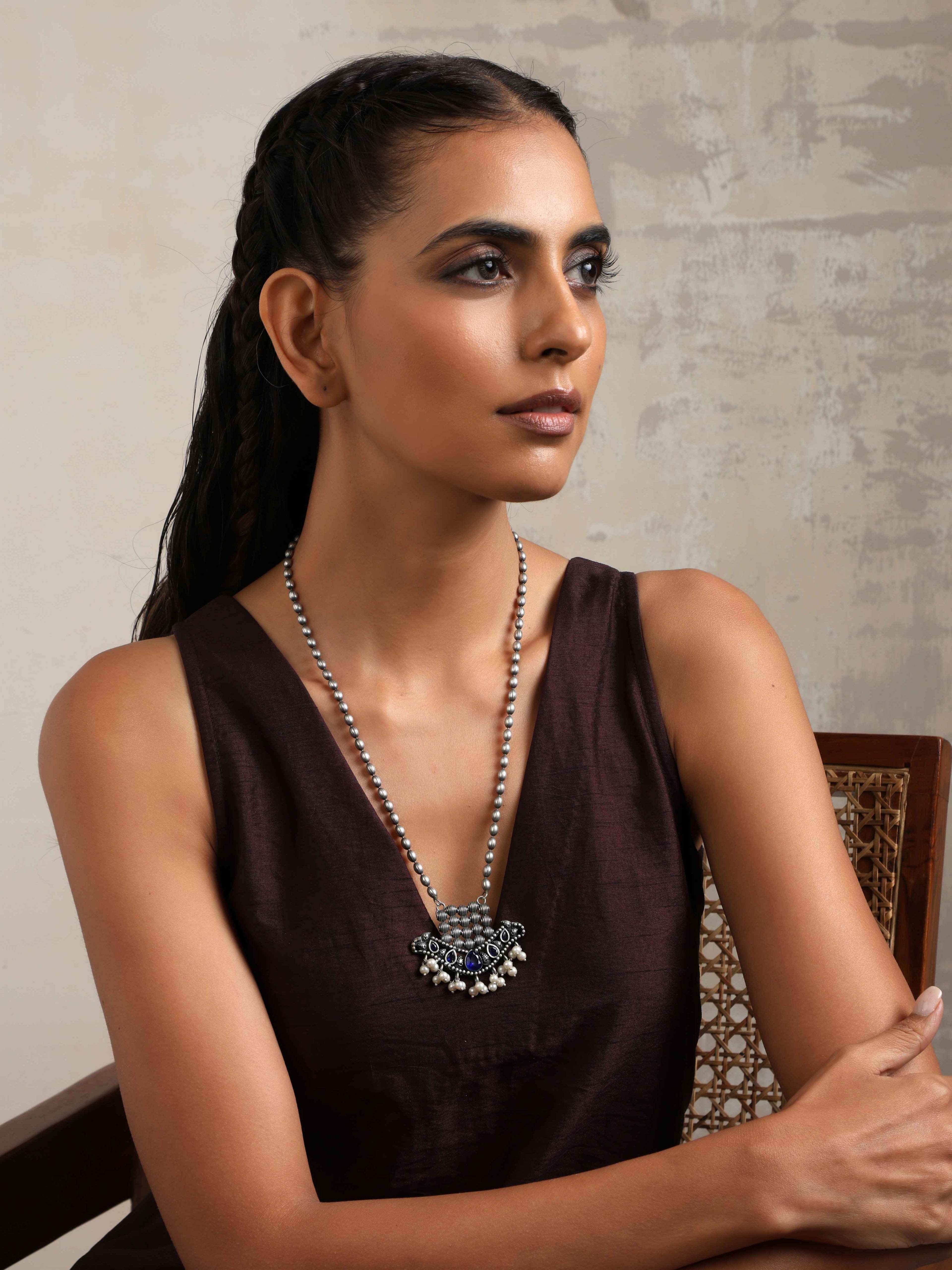 trueBrowns Silver Tone Blue Stone Pendant Chain | Grocsy