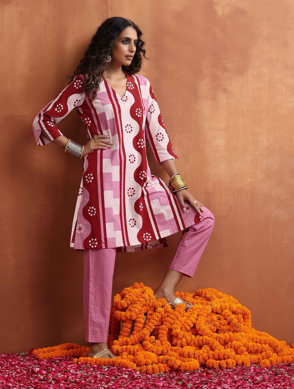 trueBrowns Pink Geometric Print Kurta Co-ord Set | Grocsy
