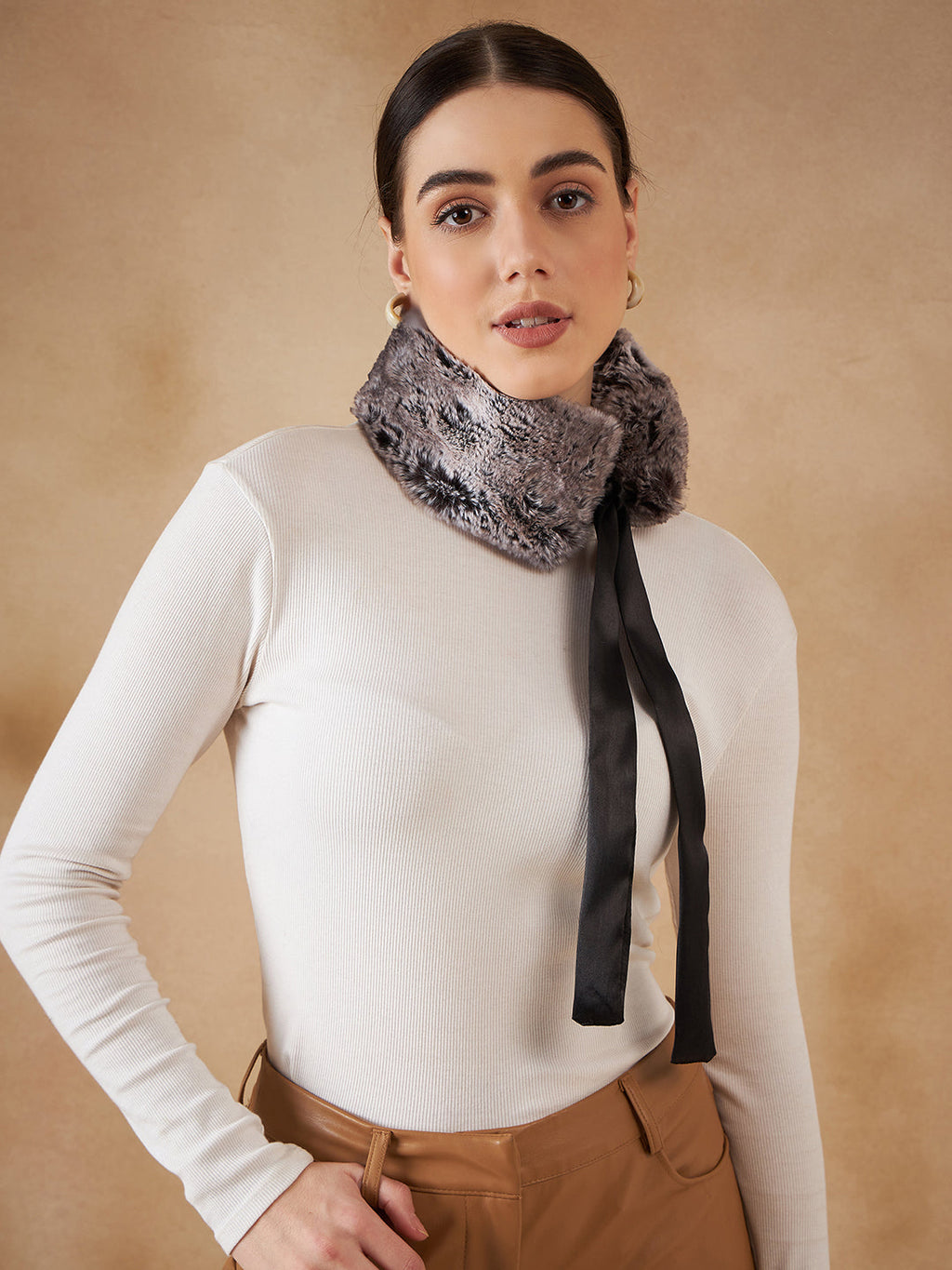 InWeave Women's Dark Grey Duble Shade Fur Neckpiece | Grocsy