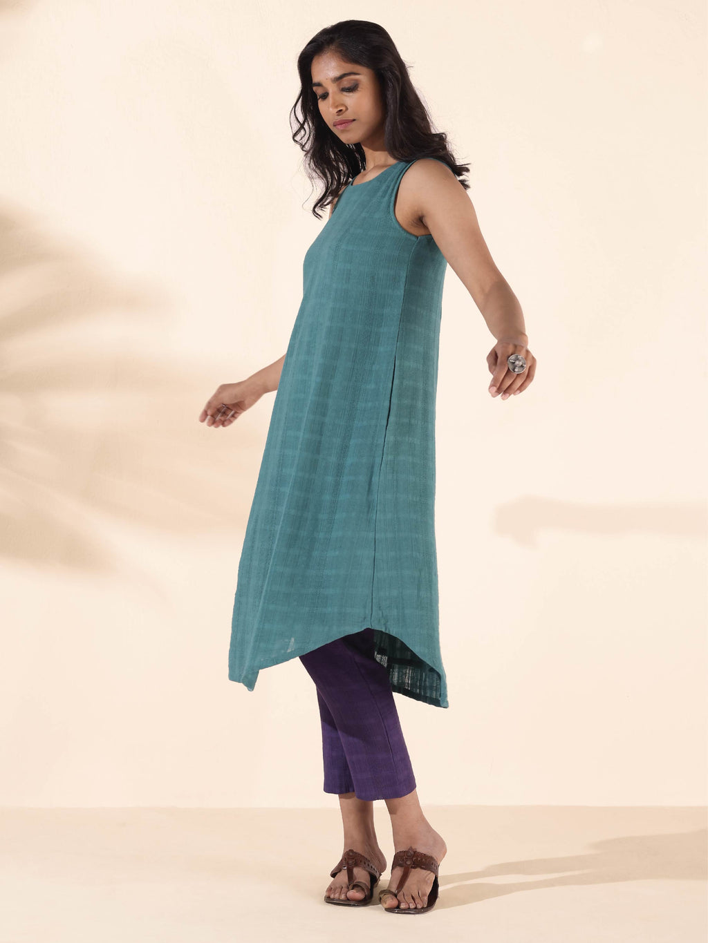 trueBrowns Turquoise Cotton Dobby Sleeveless Kurta Pant Set | Grocsy