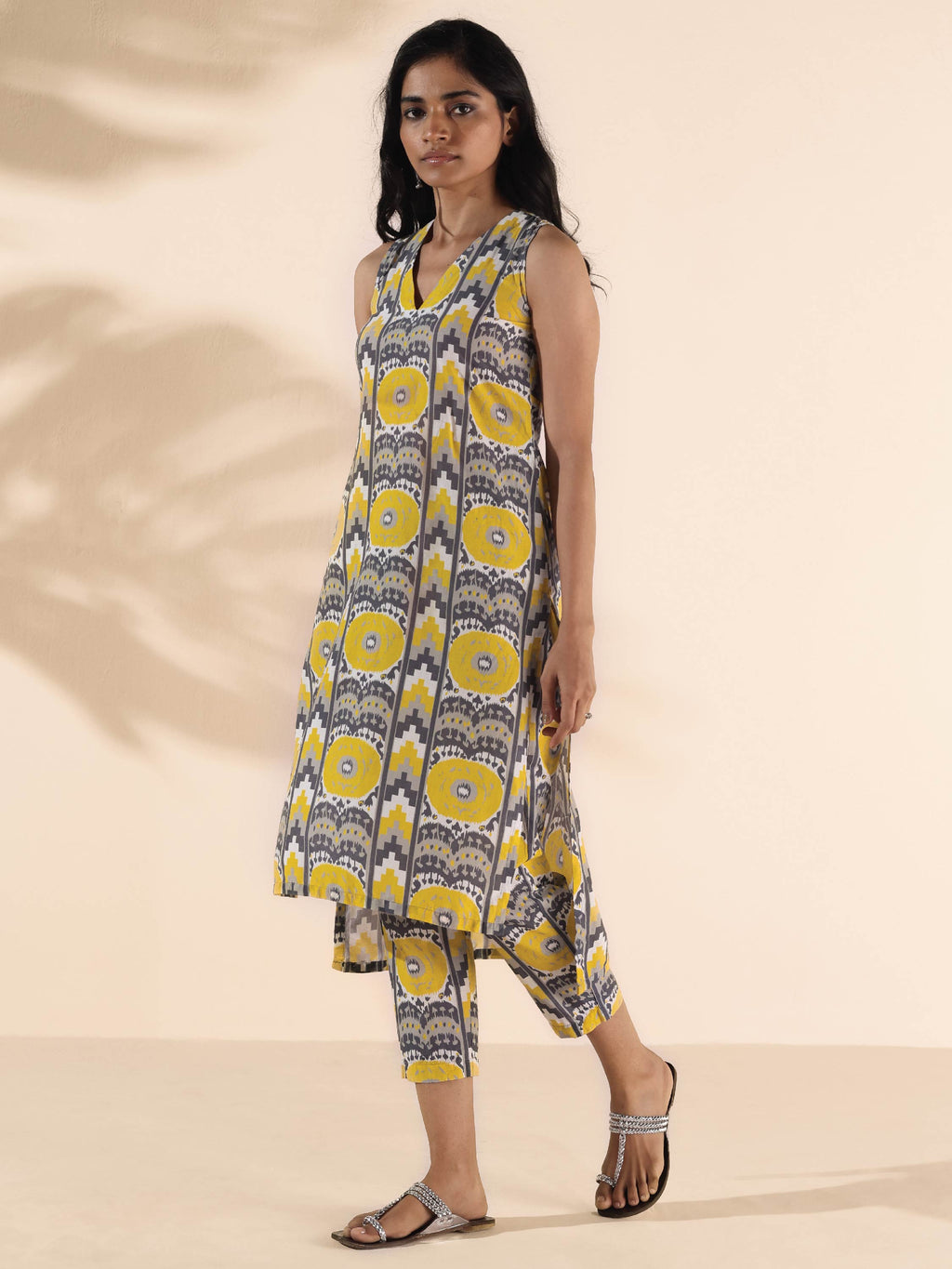 trueBrowns Yellow Cotton Ikat Sleeveless Kurta Pant Set | Grocsy