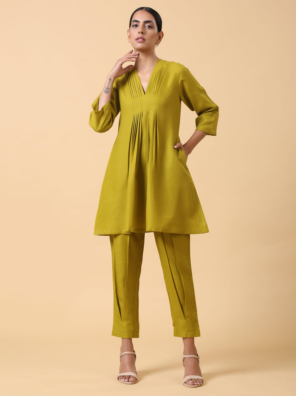 trueBrowns Cotton Linen Lime Green Pleated Co-Ord Set | Grocsy