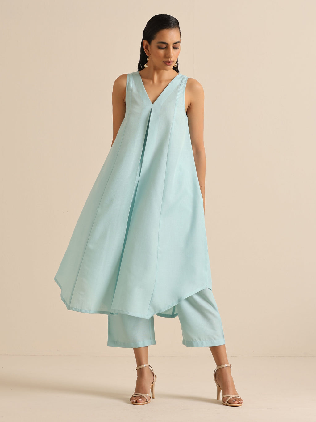 trueBrowns Sky Blue Slub Sleeveless Flared Kurta Pant Set | Grocsy