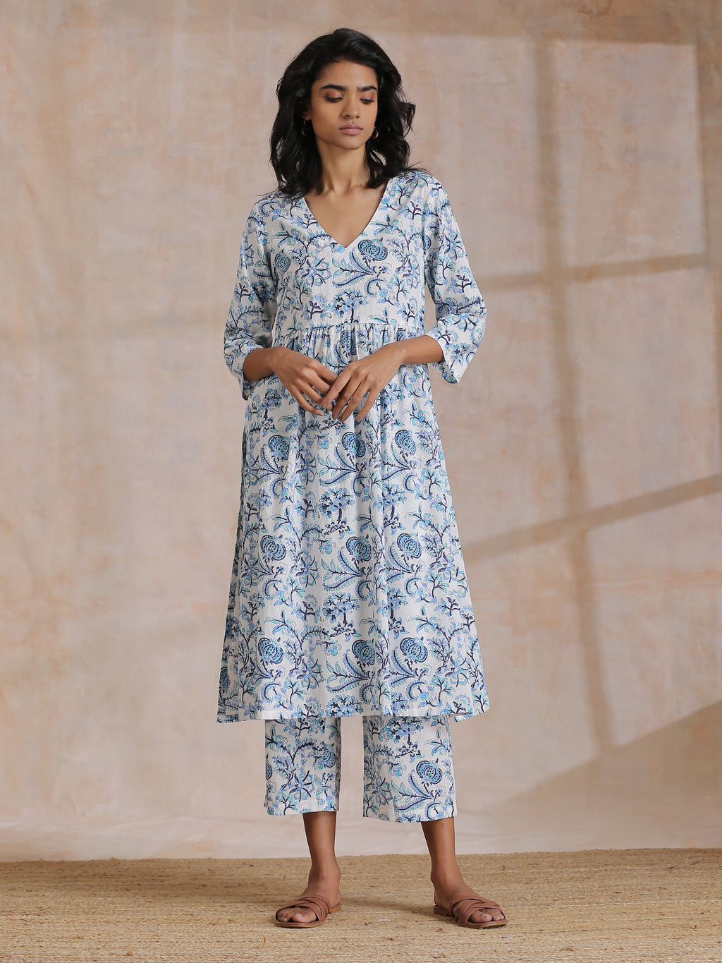trueBrowns White With Overall Blue Print Cotton Slit Gathered Kurta Set | Grocsy