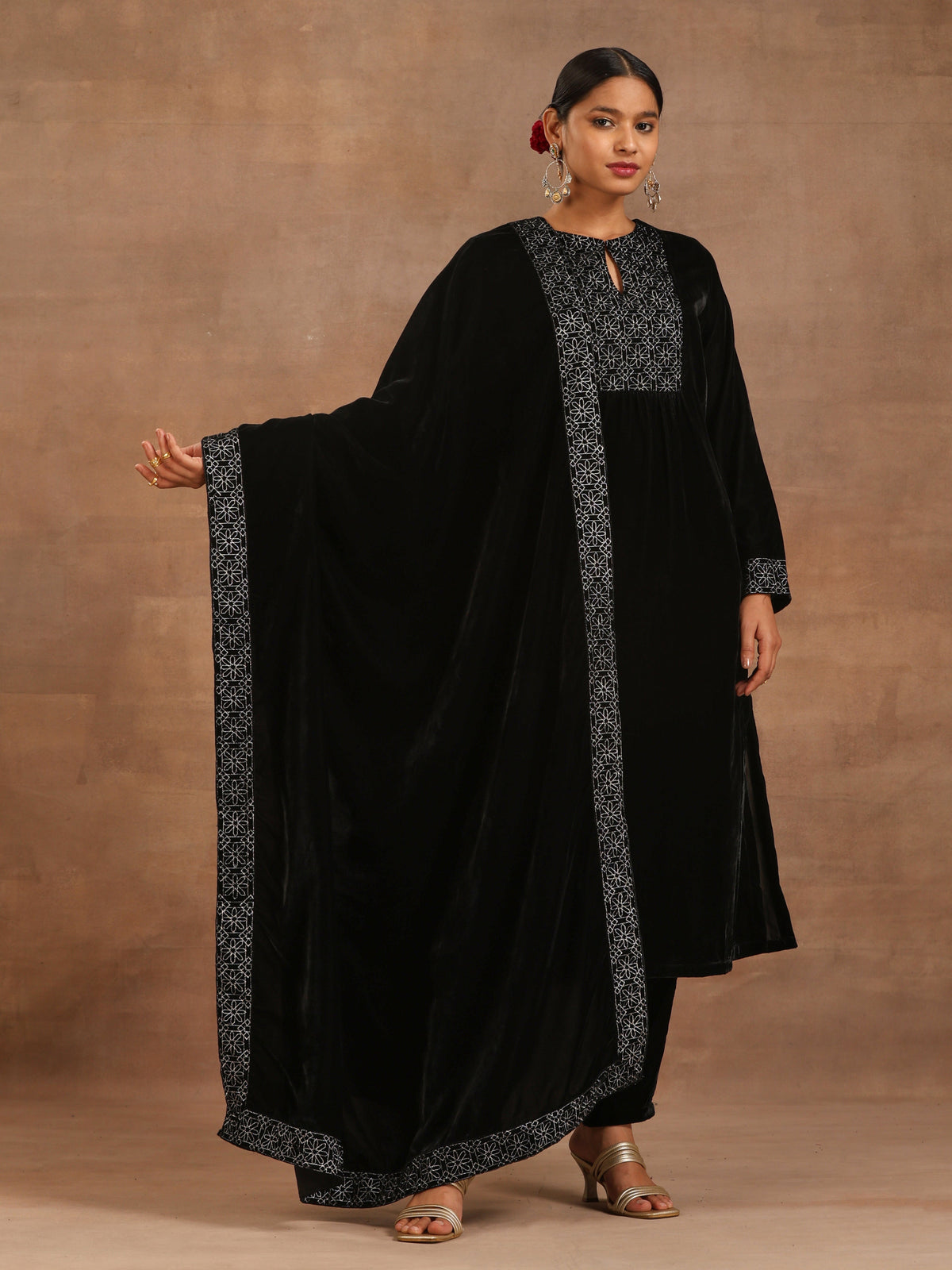 trueBrowns Black Velvet Embroidered Shawl | Grocsy