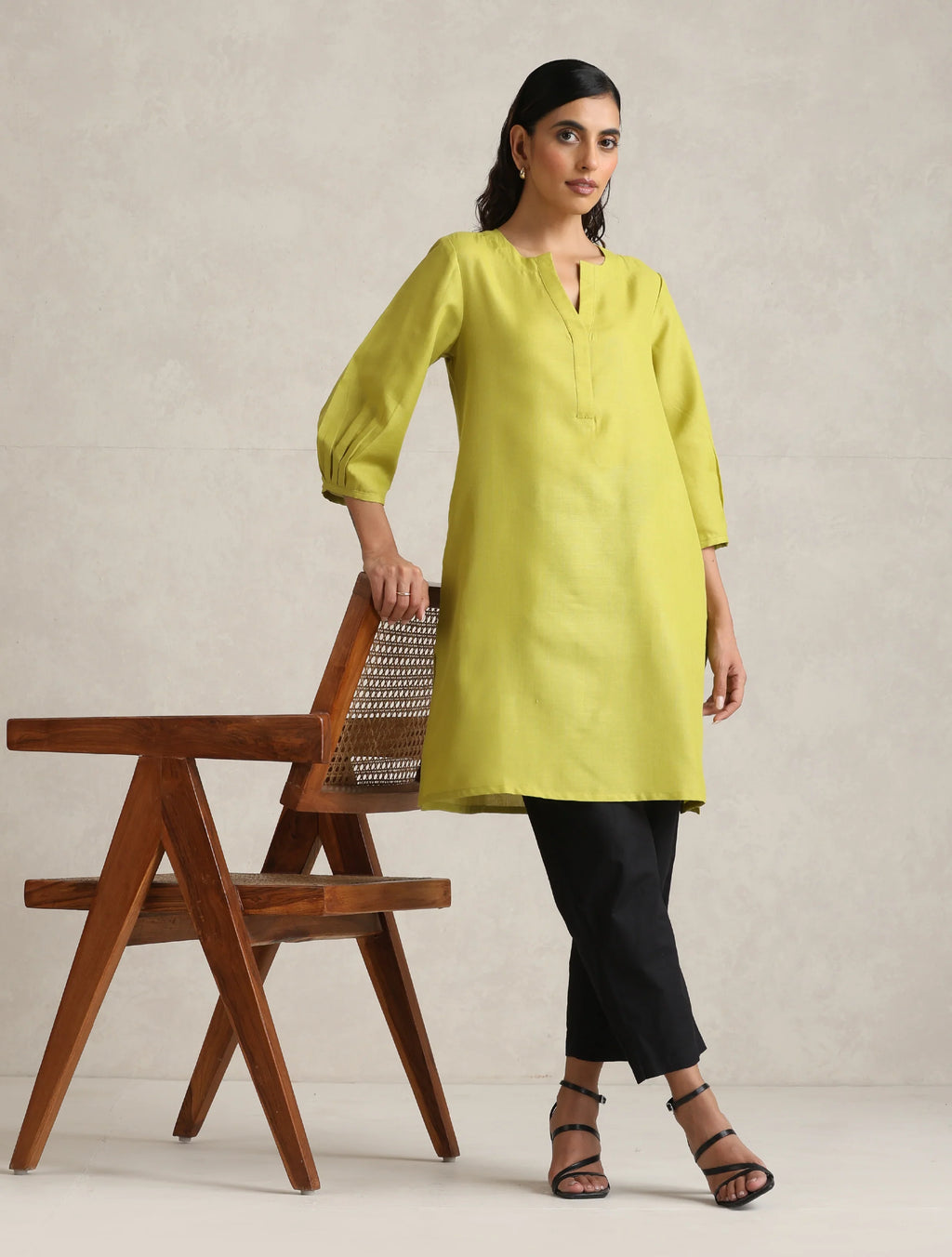 trueBrowns Green Cotton Blend Short Kurta | Grocsy