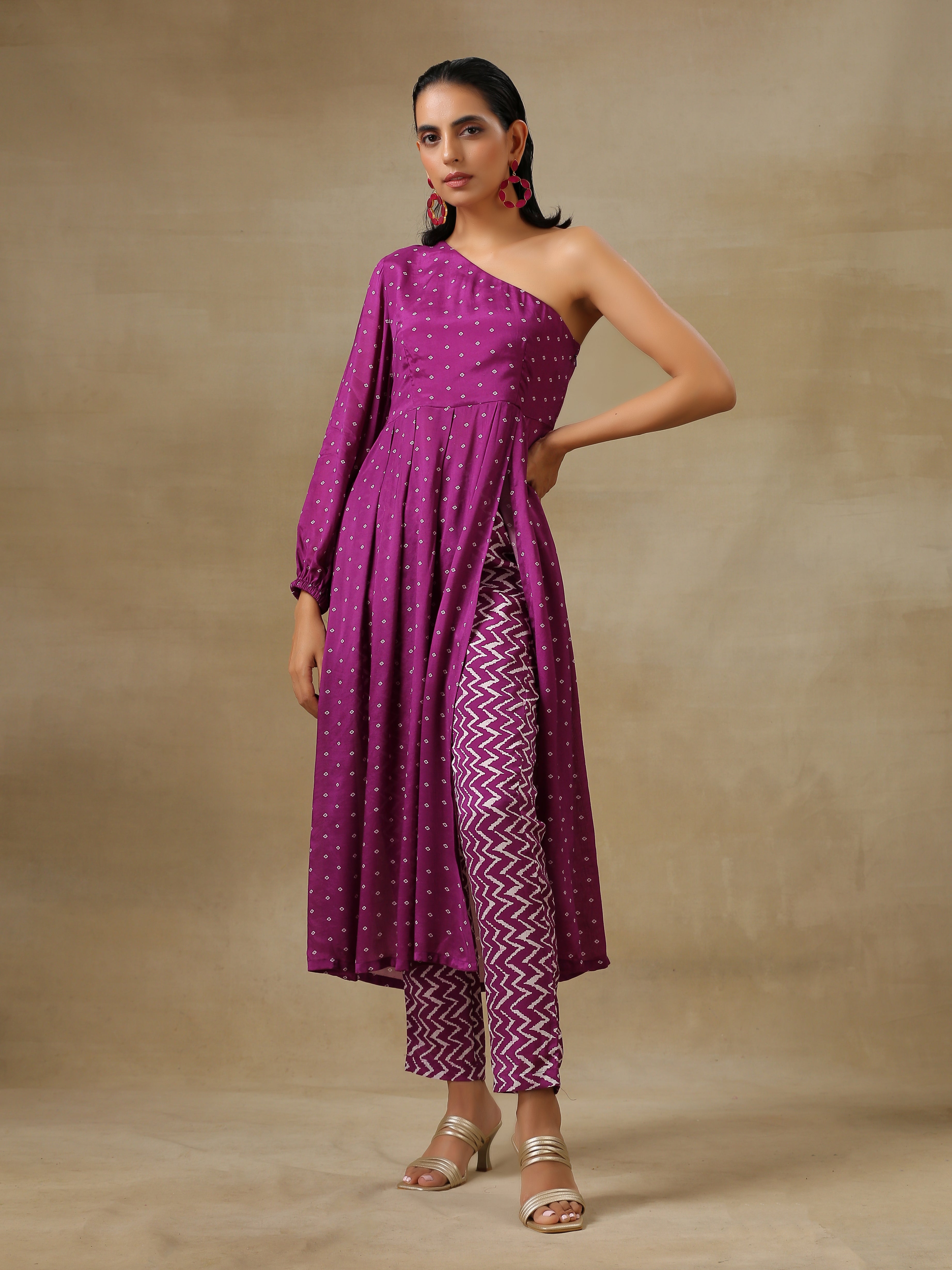 trueBrowns Purple Bandhani Printed Silk One Shoulder Kurta Pant Set | Grocsy