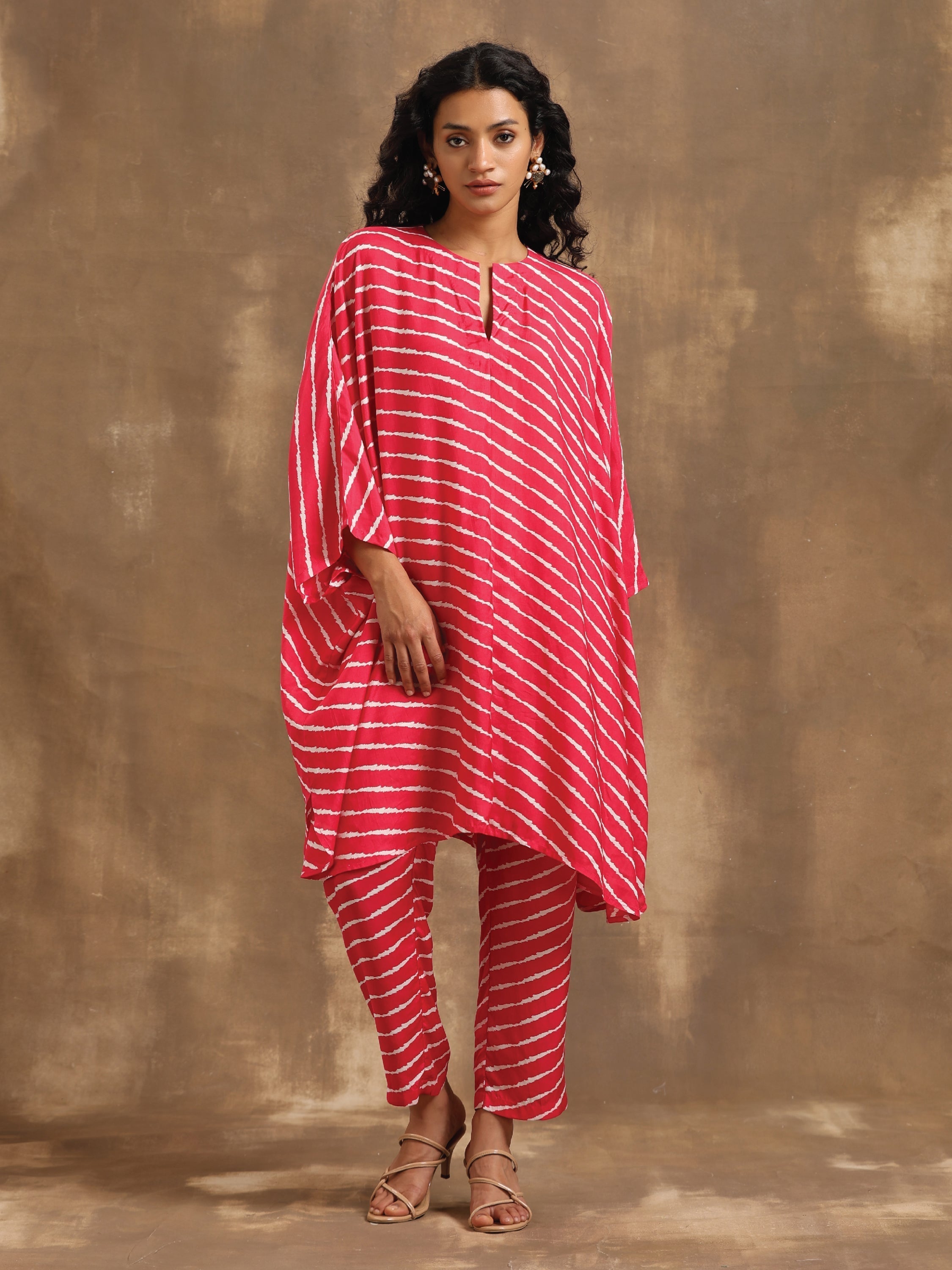 trueBrowns Pink Lehariya Printed Silk Kaftan Co-Ord Set | Grocsy