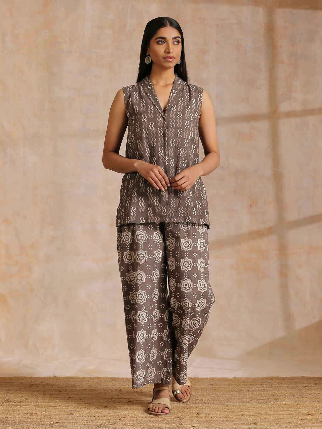 trueBrowns Clay Dabu Zig-Zag Motifs Print Cotton Sleeveless Jacket Pant Set | Grocsy
