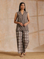 trueBrowns Clay Dabu Zig-Zag Motifs Print Cotton Sleeveless Jacket Pant Set | Grocsy