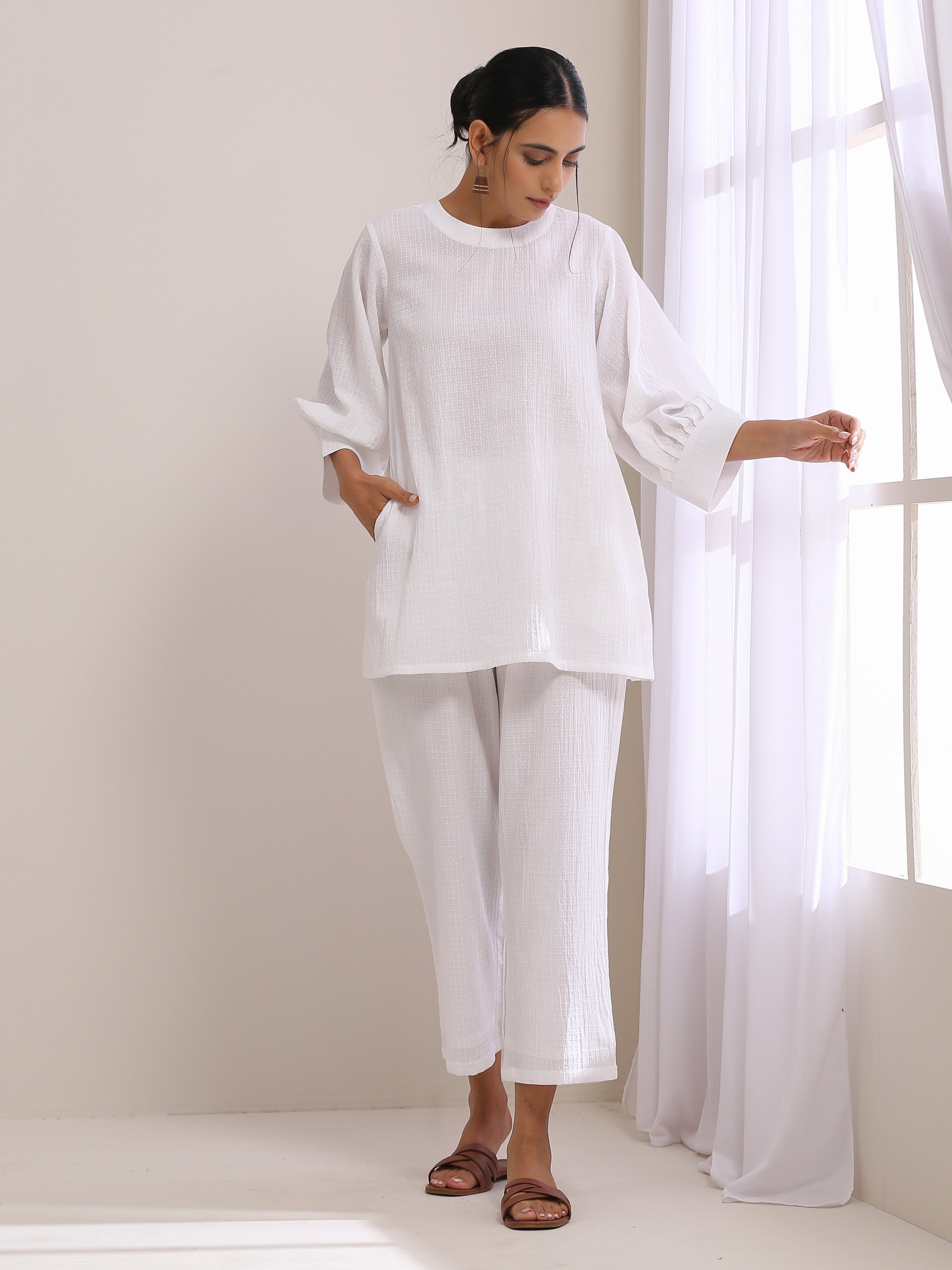 trueBrowns White Dobby Baggy Sleeve Co-Ord Set | Grocsy