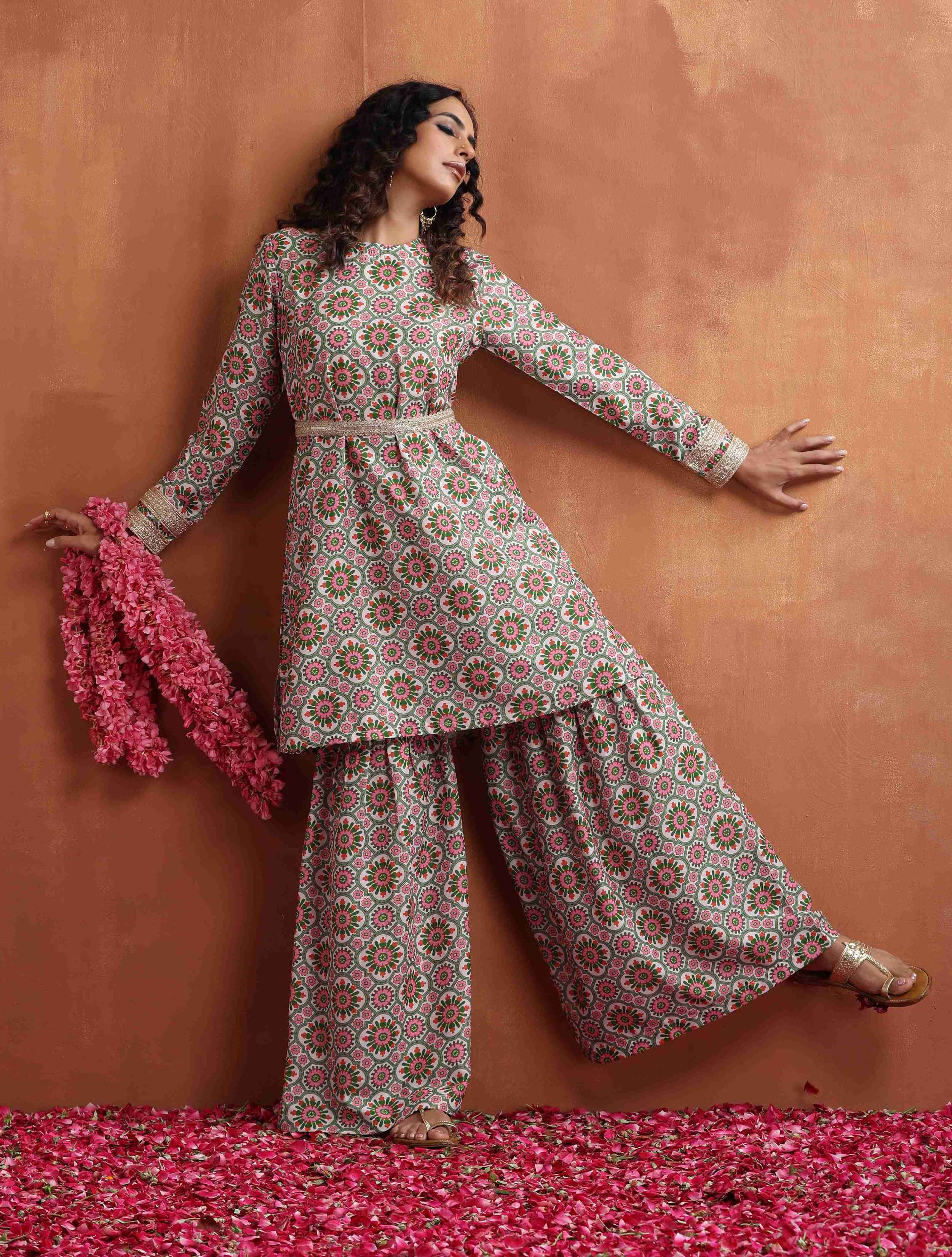 trueBrowns Off White Geometric Print Sharara Set | Grocsy