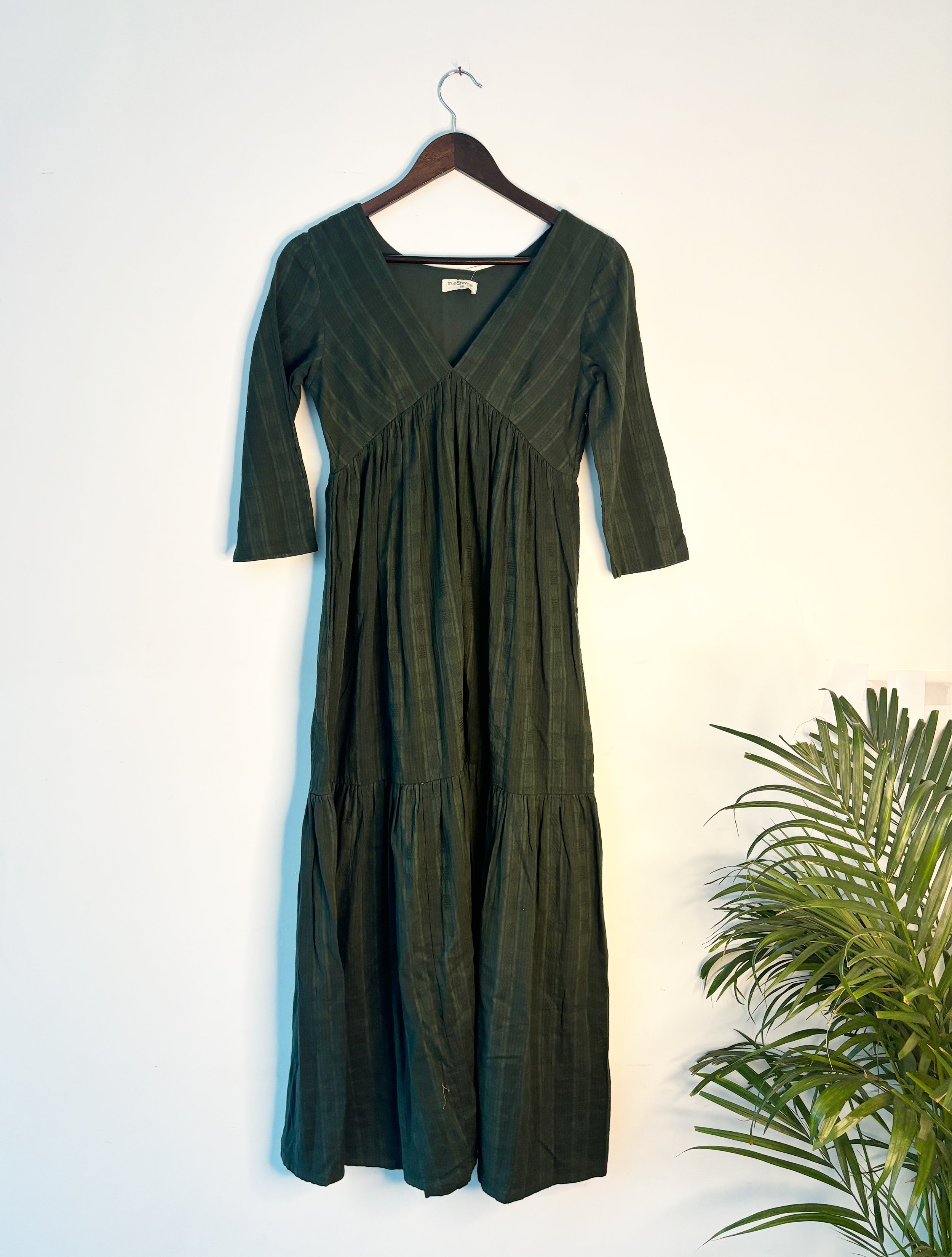 trueBrowns Charcoal Green Check Dobby Dress | Grocsy