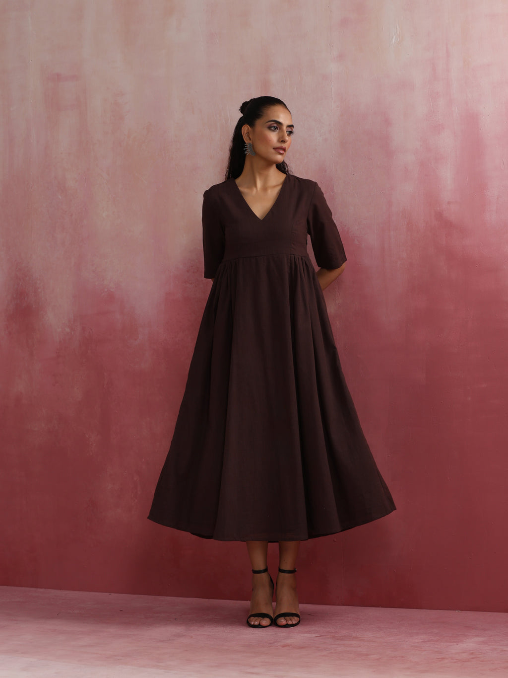 trueBrowns Cola Cotton Dobby Dress | Grocsy