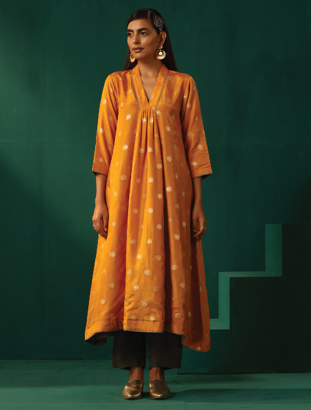 trueBrowns Mustard Geometric Floral Viscose Silk Front Gathered Kurta Pant Set | Grocsy