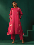 trueBrowns Pink Floral Viscose Silk Round Neck Puff Sleeve Kurta Pant Set | Grocsy