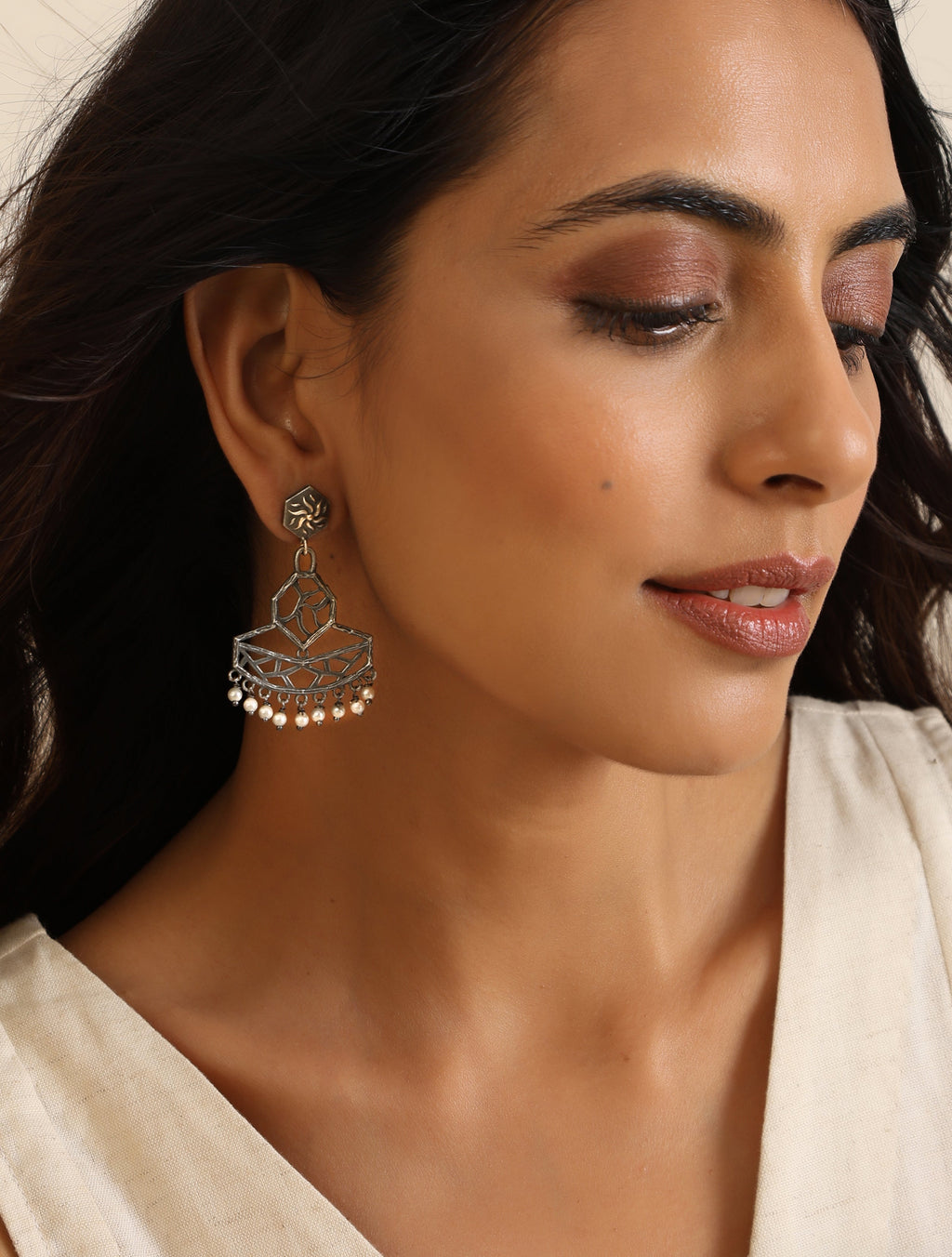 trueBrowns Silver Jaali Earrings | Grocsy