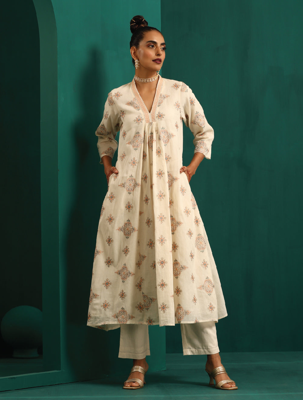 trueBrowns Ivory Peach Cotton Front Gathered Kurta Pant Set | Grocsy
