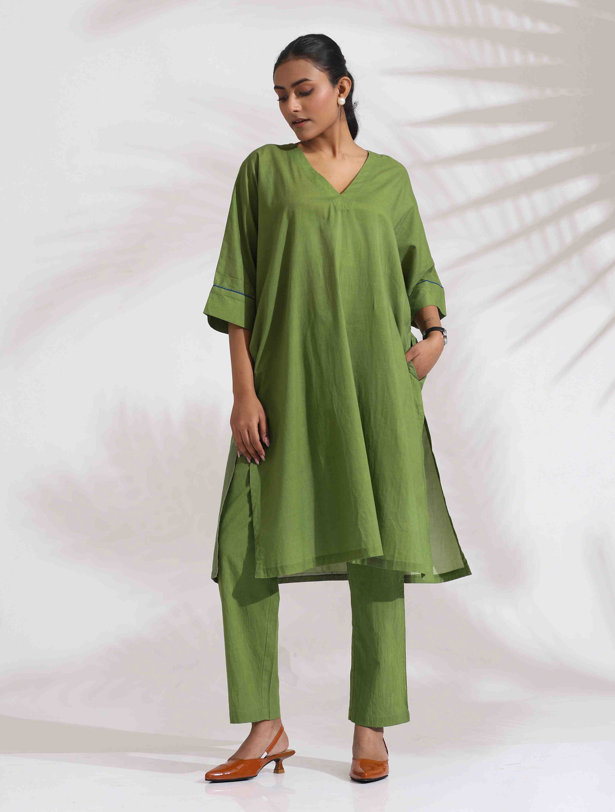 trueBrowns Green Cotton Placement Print Kurta Co-ord Set | Grocsy