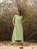 trueBrowns Green Cotton Dobby Embroidered Kurta Set | Grocsy