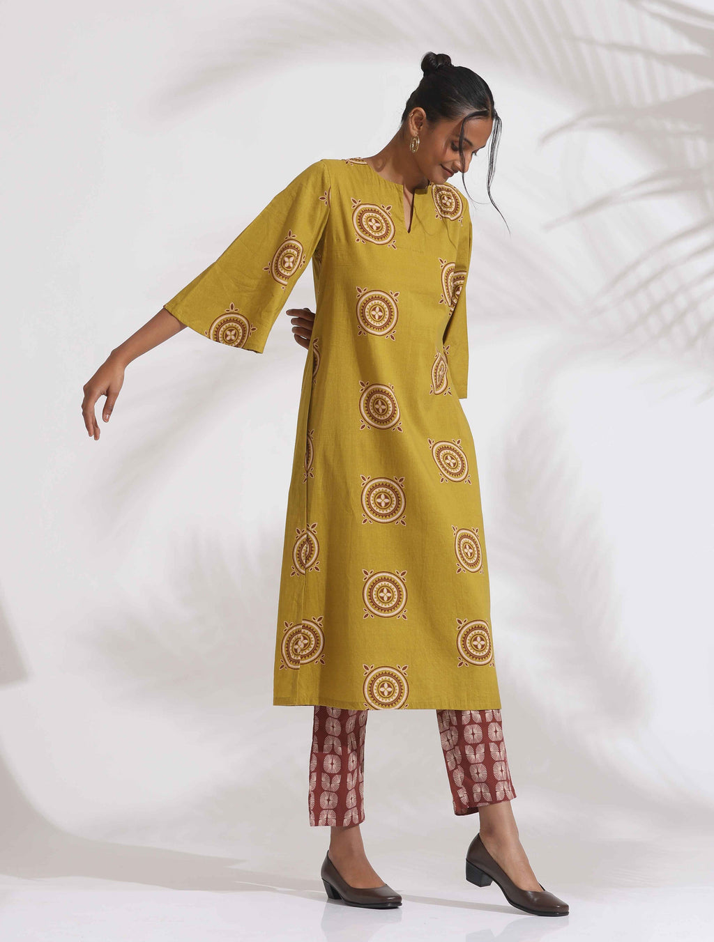 trueBrowns Green Cotton Print HighSlit Kurta Set | Grocsy